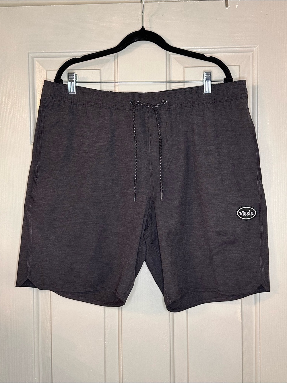 VISSLA Men's Dark Charcoal Elastic Drawstring Shorts